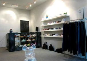 潮流非主流服饰 霞山区城市广场的服装批发与零售门店